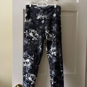 NWOT Balancr Collection leggings size L